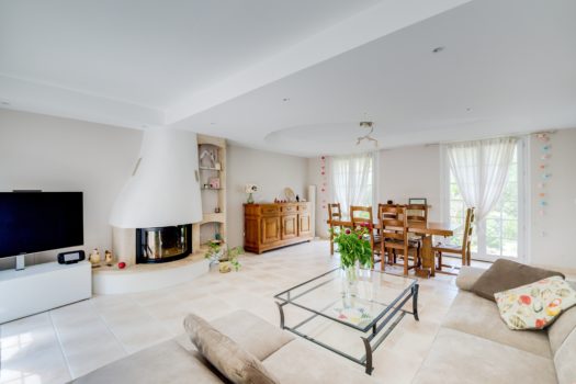 Maison T5 150 m² – La Celle les Bordes